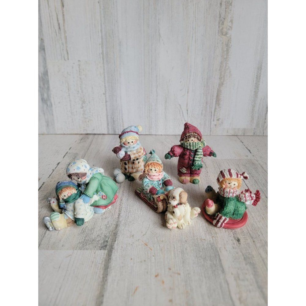 Enesco cute as button sledding girls family snowball skiing set figure